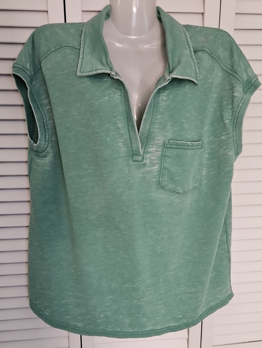 Jane + Delancey Distressed Green Sleeveless Top Sz L